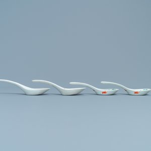 Deux paires de cuillères en porcelaine de Chine, dont une marque et époque de Daoguang — photo 5