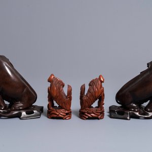 Deux paires de modèles d'éléphants et de lions bouddhistes en bois sculpté, Chine, République, 20ème — photo 3