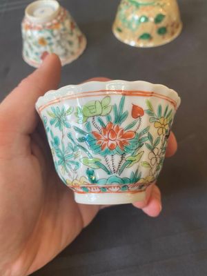 Deux paires de tasses et soucoupes en porcelaine de Chine famille verte, Kangxi — photo 19