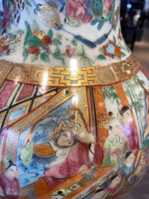 Deux paires de vases en porcelaine de Chine famille rose, 19ème — photo 15