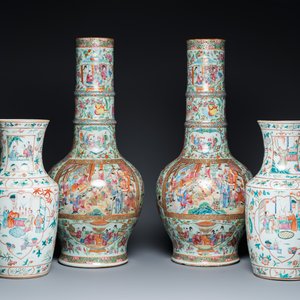 Deux paires de vases en porcelaine de Chine famille rose, 19ème — photo 1