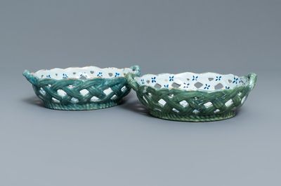 Deux paniers ajourés en faïence polychrome de Bruxelles, 18ème