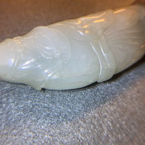 Deux pièces en jade céladon pâle sculpté, Chine, Qing — photo 17
