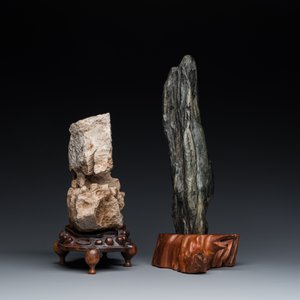 Deux pierres de lettrés ou 'gongshi' sur socles en bois, Chine, Ming ou postérieur — photo 3