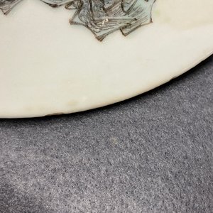 Deux plaques de forme ronde en porcelaine de Chine famille rose, République — photo 9
