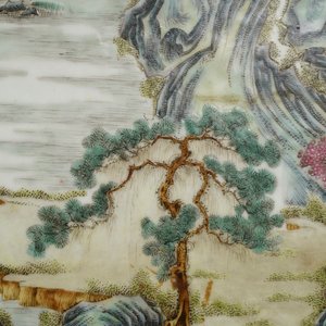 Deux plaques en porcelaine de Chine famille rose dans un coffre laqué, marques de Wang Yeting, 19/20ème — photo 11