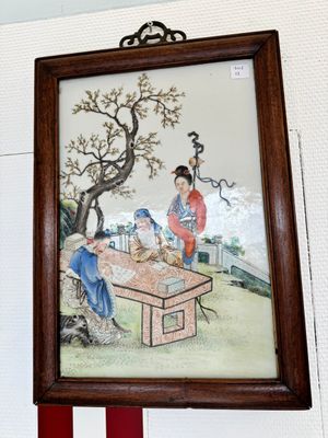 Deux plaques en porcelaine de Chine famille rose, République — photo 2