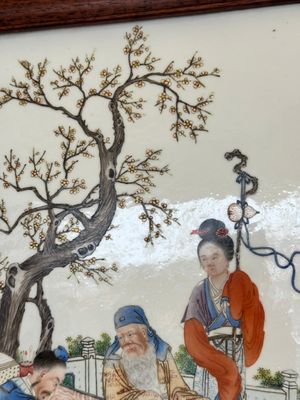 Deux plaques en porcelaine de Chine famille rose, République — photo 4