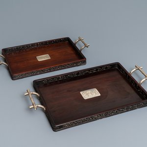 Deux plateaux en bois aux anses et plaques en argent, Chine, 19ème — photo 1