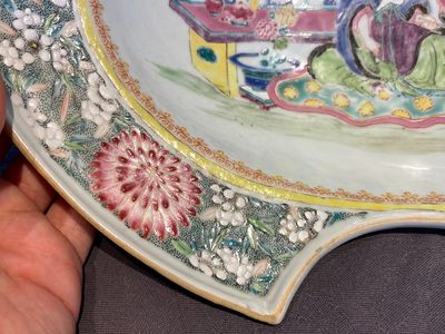 Deux plats à barbe de forme ovale en porcelaine de Chine famille rose, Yongzheng — photo 11