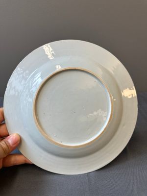 Deux plats armoriés en porcelaine de Chine aux armes de Valckenier d'Amsterdam pour le marché néerlandais, Yongzheng — photo 15