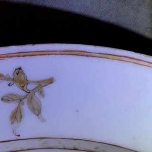 Deux plats armoriés en porcelaine de Chine famille rose pour le marché anglais, Yongzheng/Qianlong — photo 11