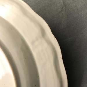 Deux plats armoriés en porcelaine de Chine famille rose pour le marché portugais, Qianlong — photo 8
