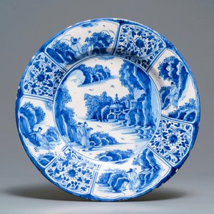 Deux plats en faïence de Delft en bleu et blanc à décor de chinoiserie, fin du 17ème — photo 2