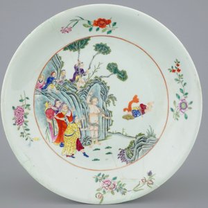 Deux plats en porcelaine de Chine bleu et blanc et famille rose, Kangxi et après — photo 4
