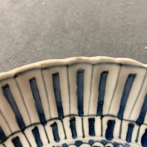 Deux plats en porcelaine de Chine en bleu et blanc de type kraak, Wanli — photo 7