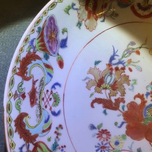 Deux plats en porcelaine de Chine famille rose à décor 'Pompadour', Qianlong — photo 13