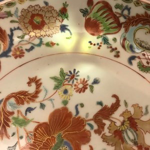 Deux plats en porcelaine de Chine famille rose à décor 'Pompadour', Qianlong — photo 4