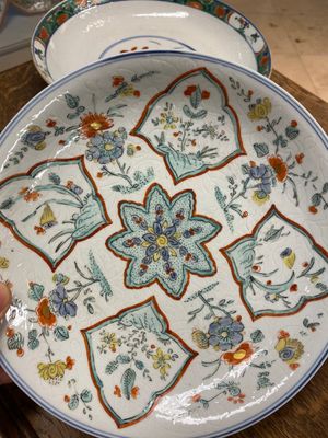 Deux plats en porcelaine de Chine famille verte à décor anhua, Kangxi — photo 4