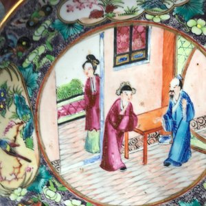 Deux plats et neuf soucoupes en famille rose et un cachepot en porcelaine de Chine bleu et blanc, 19ème — photo 20