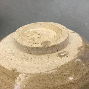 Deux plats et trois bols en porcelaine de Chine céladon de Longquan, Song/Ming — photo 14