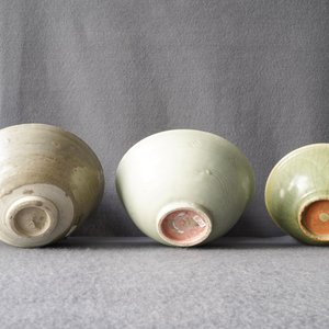 Deux plats et trois bols en porcelaine de Chine céladon de Longquan, Song/Ming — photo 28