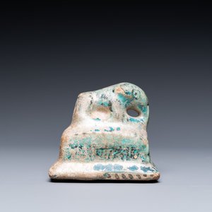 Deux plats, trois bols, une verseuse et un lion en céramique à émail noir et turquoise, Raqqa et Nishapour, Moyen-Orient, 12/13ème et après — photo 10