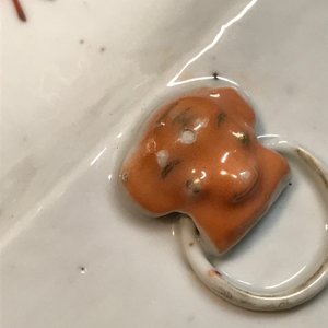 Deux plats, un porte-chapeau et un vase en porcelaine de Chine qianjiang cai, 19/20ème — photo 16