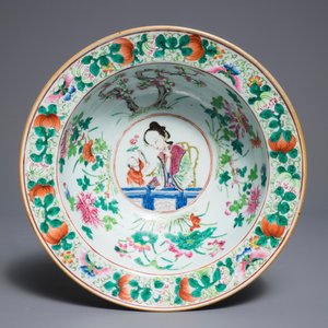 Deux portes-chapeaux et un bol en porcelaine de Chine qianjiang cai et famille rose, 19/20ème — photo 9