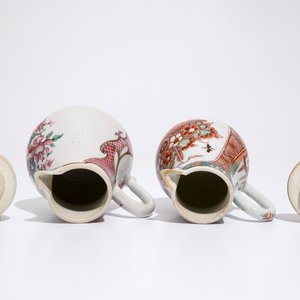 Deux pots à lait couverts en porcelaine de Chine famille rose et surdécoré aux Pays-Bas, Qianlong — photo 6