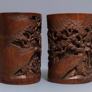 Deux pots à pinceaux en bambou sculpté, Chine, 18/19ème — photo 2