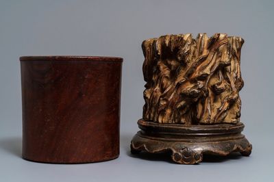 Deux pots à pinceaux en bois, Chine, 19/20ème
