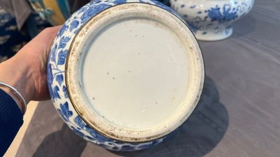 Deux pots en porcelaine de Chine 'Bleu de Hue' pour le Vietnam, 19ème — photo 12
