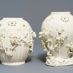 Deux pots-pourris en porcelaine pâte tendre de Saint-Cloud, France, 18ème — photo 4