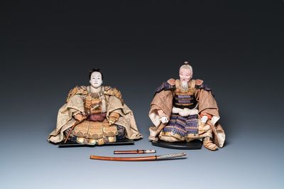 Deux poupées Gofun figurant des samouraïs, Japon, Edo/Meiji, 19ème