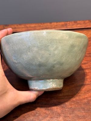 Deux rares bols en porcelaine de Chine céladon de Longquan à décor figuratif, Yuan — photo 11