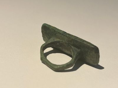 Deux sceaux romains en bronze aux inscriptions 'SOFRONI' et 'DISUC', ca. 2ème — photo 11