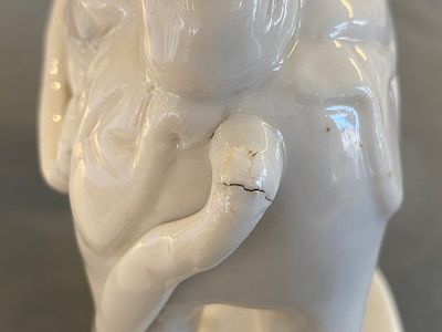 Deux sculptures de Guanyin et d'un marchand sogdien sur éléphants en porcelaine blanche de Chine de Dehua, Kangxi — photo 17