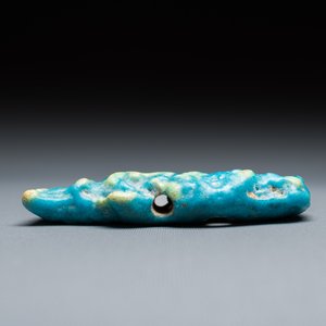 Deux sculptures en terre cuite, une en bronze et une amulette turquoise, Egypte, Basse époque et période ptolémaïque — photo 12