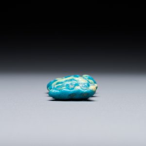 Deux sculptures en terre cuite, une en bronze et une amulette turquoise, Egypte, Basse époque et période ptolémaïque — photo 14