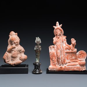 Deux sculptures en terre cuite, une en bronze et une amulette turquoise, Egypte, Basse époque et période ptolémaïque — photo 2