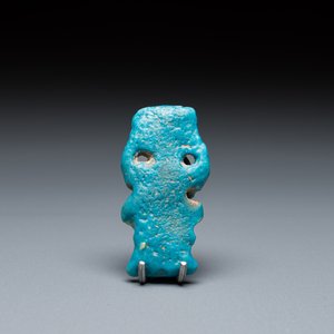 Deux sculptures en terre cuite, une en bronze et une amulette turquoise, Egypte, Basse époque et période ptolémaïque — photo 9