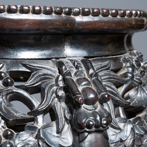 Deux socles en bois sculpté et ajouré, Chine, 19/20ème — photo 11