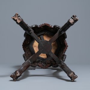Deux socles en bois sculpté et ajouré, Chine, 19/20ème — photo 19