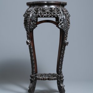 Deux socles en bois sculpté et ajouré, Chine, 19/20ème — photo 3