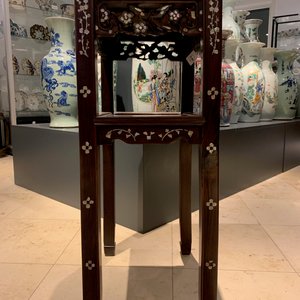 Deux socles en bois sculpté incrusté de nacre, Chine ou Vietnam, 19ème — photo 15