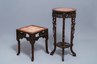 Deux socles en bois sculpté montés de plaques en marbre, Chine, 19/20ème