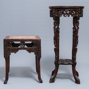 Deux socles en bois sculpté montés de plaques en marbre, Chine, 19/20ème — photo 4