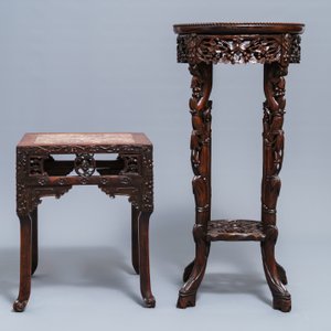 Deux socles en bois sculpté montés de plaques en marbre, Chine, 19/20ème — photo 5