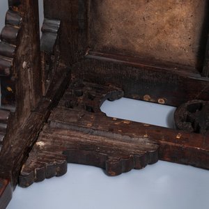 Deux socles en bois sculpté montés de plaques en marbre, Chine, 19/20ème — photo 8